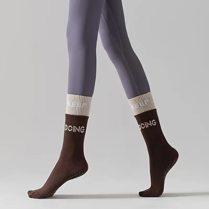 Women's Mid-Calf Yoga Trampoline Sports Fitness Socks